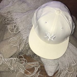 NY Yankees Fitted Hat